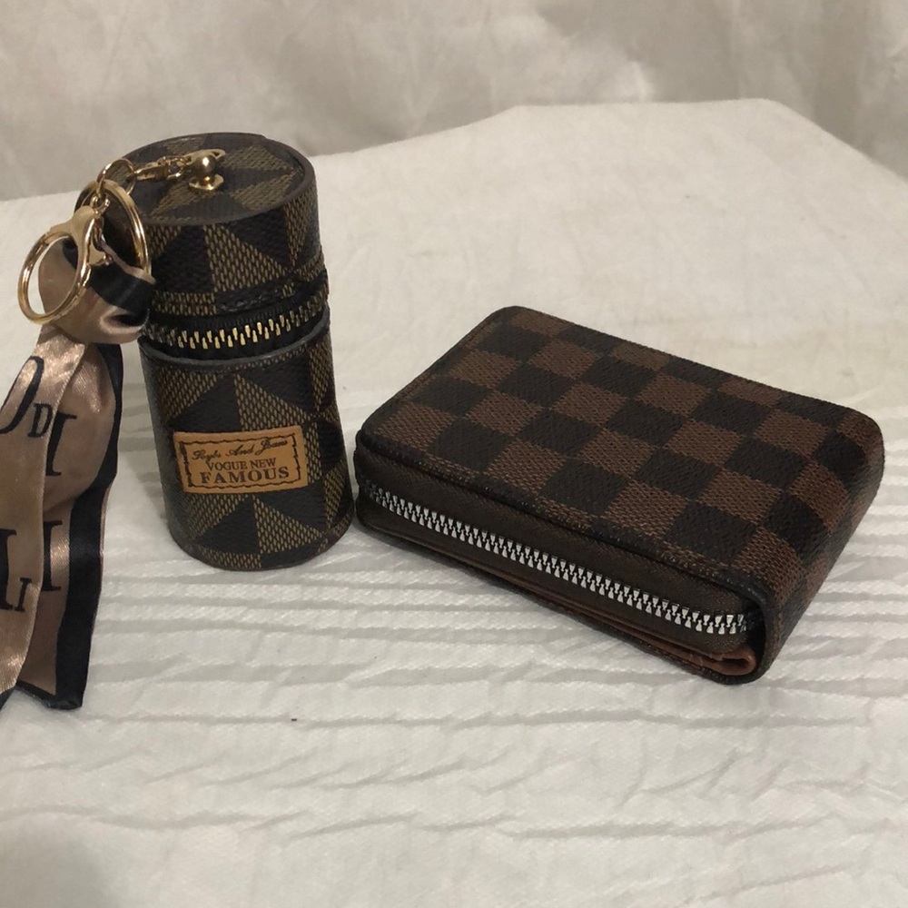 Vogue Famous Case and Zip Wallet Bundle